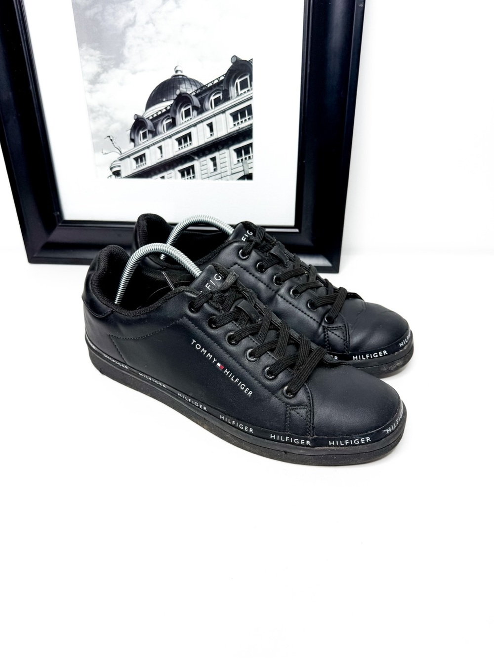 Tommy Hilfiger Men's Black Low-Top Leather Sneakers Size 10.5